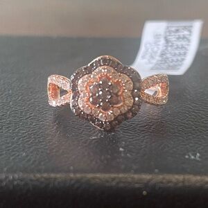 Rose Gold Flower Ring with Black and White Stones, size 6
